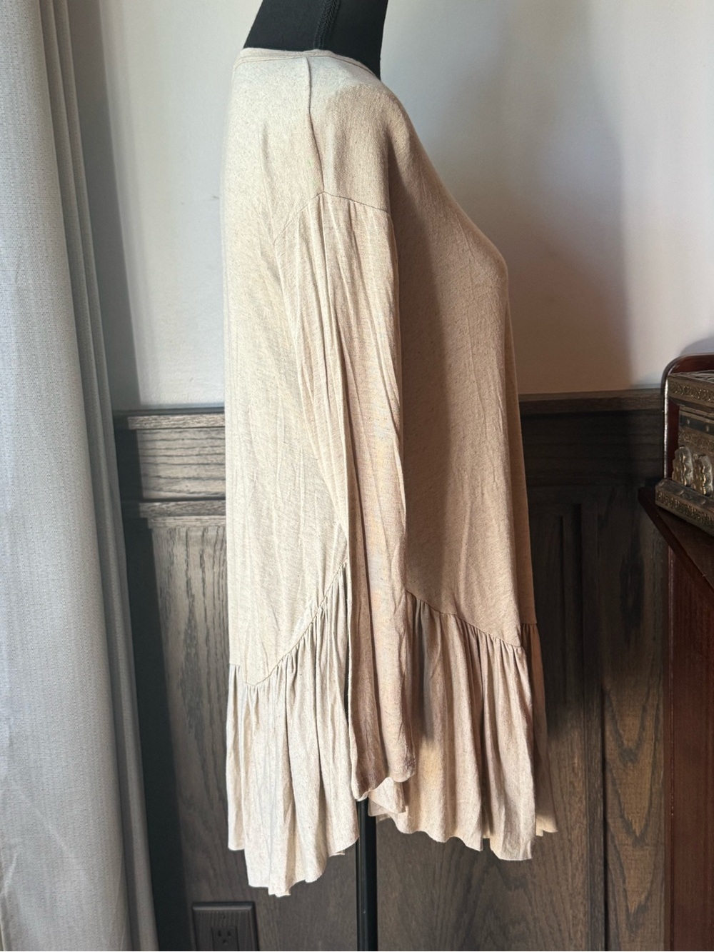 Hopely asymmetrical linen blend boho top small euc - Picture 4 of 7